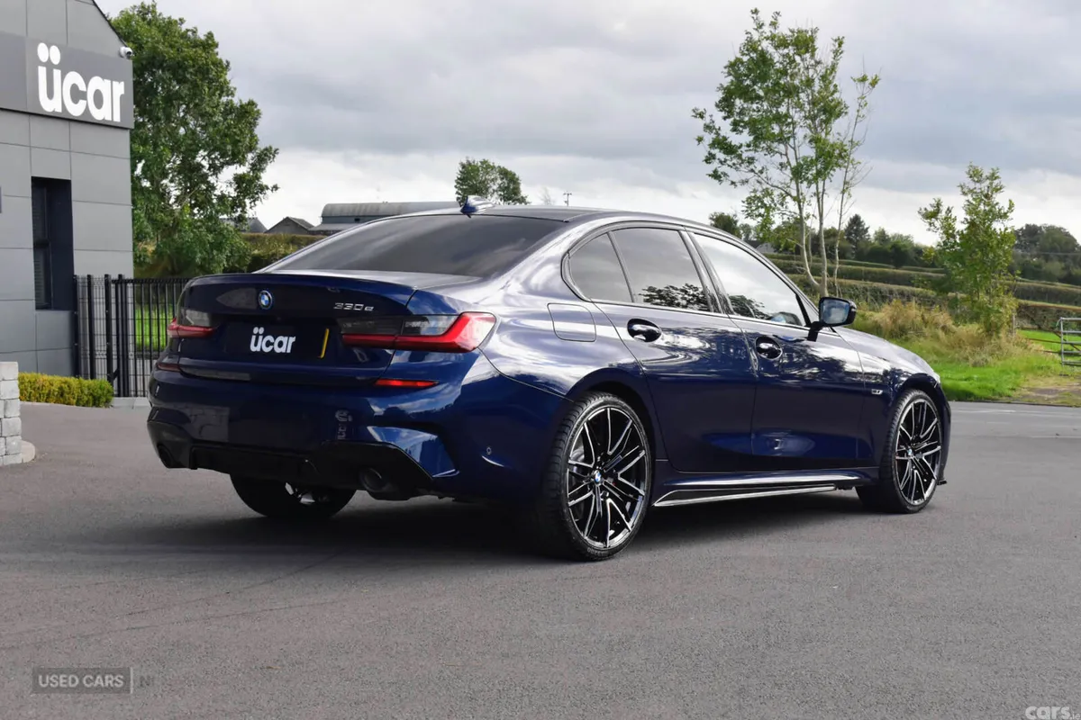 BMW 3-Series Saloon, Electric, 2022, Blue
