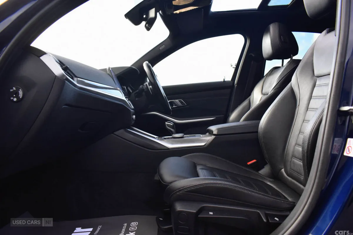 BMW 3-Series Saloon, Electric, 2022, Blue