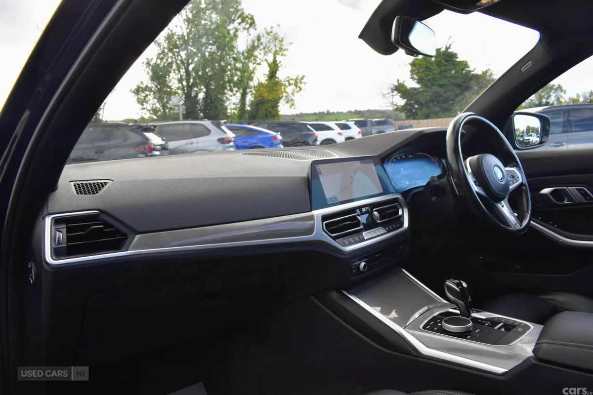 BMW 3-Series Saloon, Electric, 2022, Blue