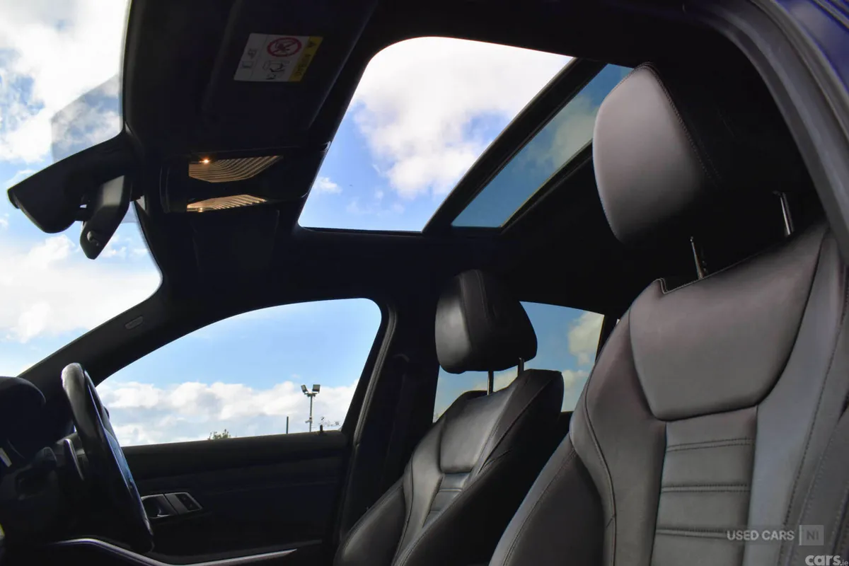 BMW 3-Series Saloon, Electric, 2022, Blue