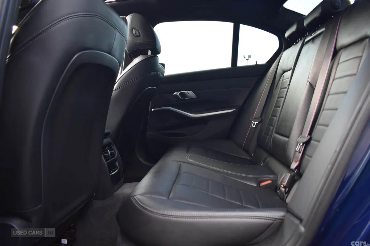 BMW 3-Series Saloon, Electric, 2022, Blue