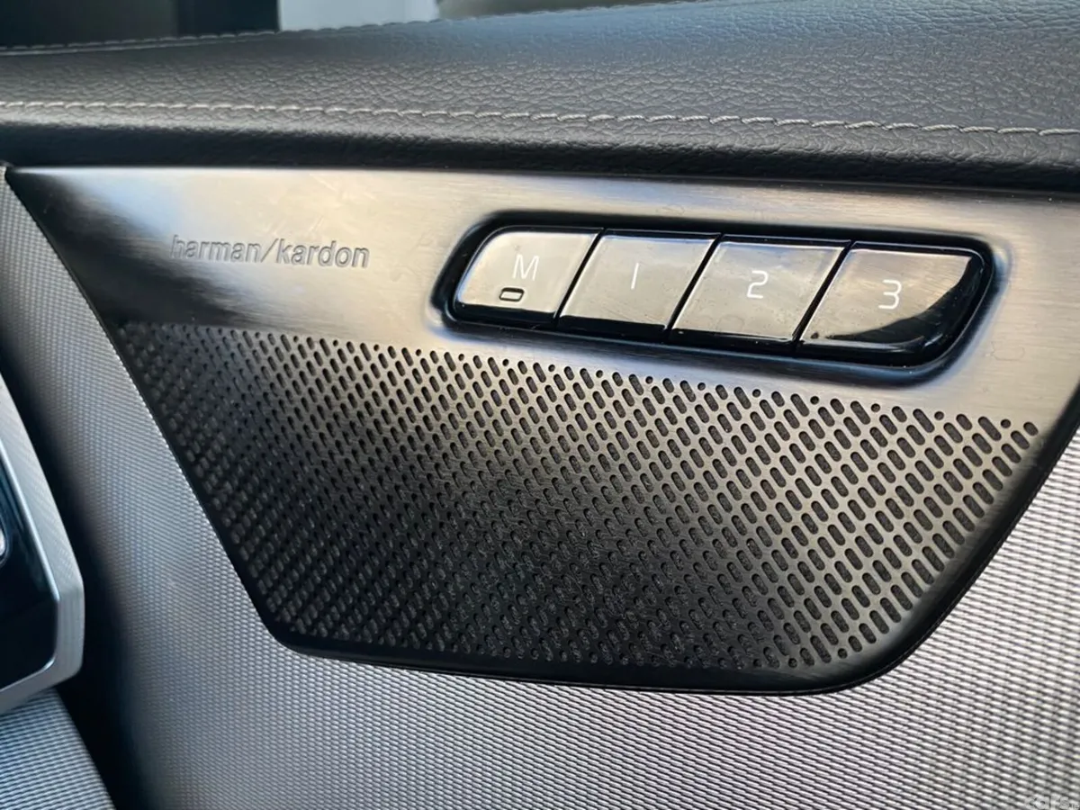 Volvo XC90 Estate, Petrol Plug-in Hybrid, 2023, Silver