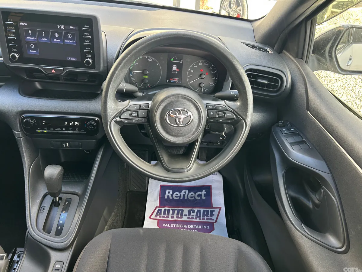 Toyota Yaris Hatchback, Petrol Hybrid, 2021, Silver