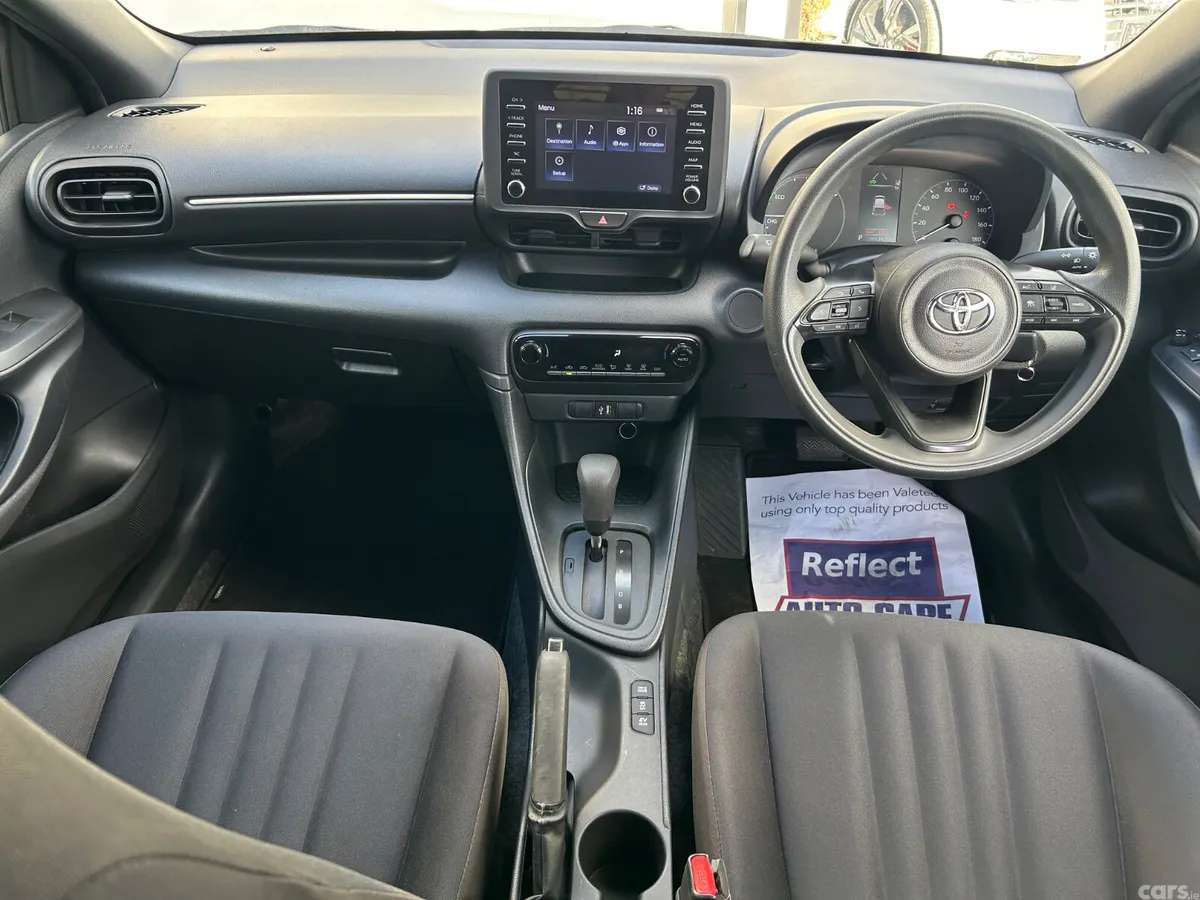 Toyota Yaris Hatchback, Petrol Hybrid, 2021, Silver