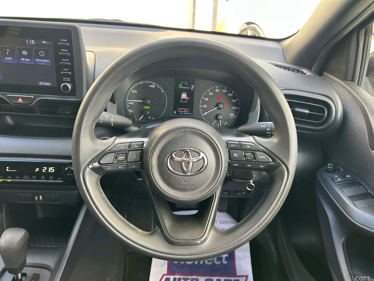 Toyota Yaris Hatchback, Petrol Hybrid, 2021, Silver
