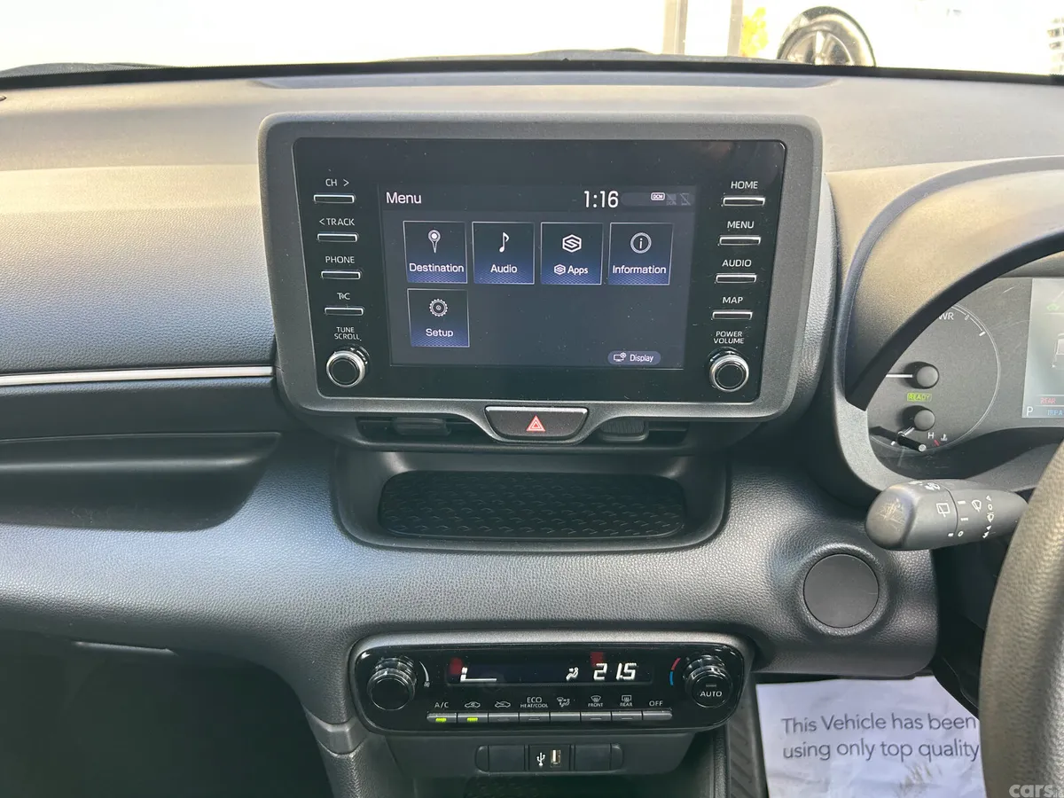 Toyota Yaris Hatchback, Petrol Hybrid, 2021, Silver