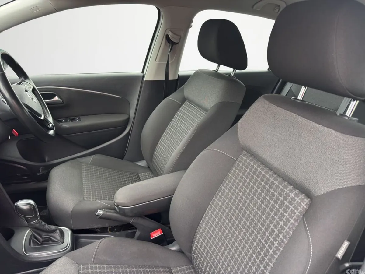 Volkswagen Polo Hatchback, Petrol, 2018, White