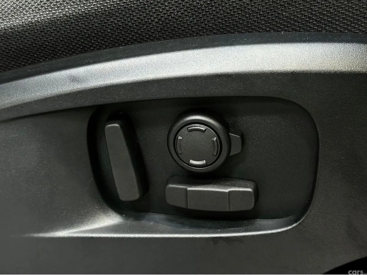 Land Rover Defender SUV, Diesel, 2023, Green