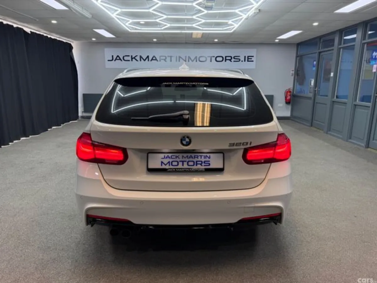 BMW 3-Series Estate, Petrol, 2018, White