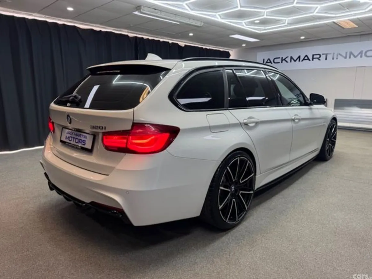 BMW 3-Series Estate, Petrol, 2018, White