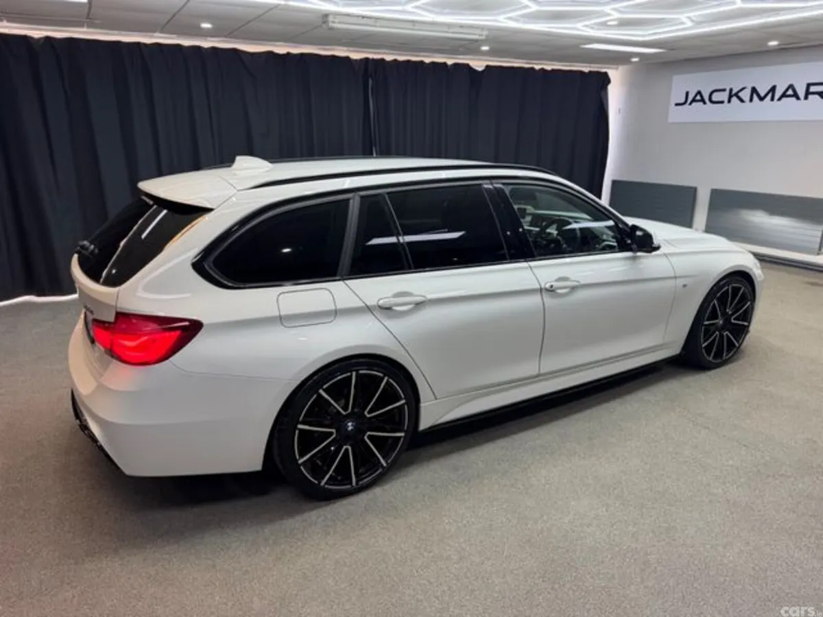 BMW 3-Series Estate, Petrol, 2018, White