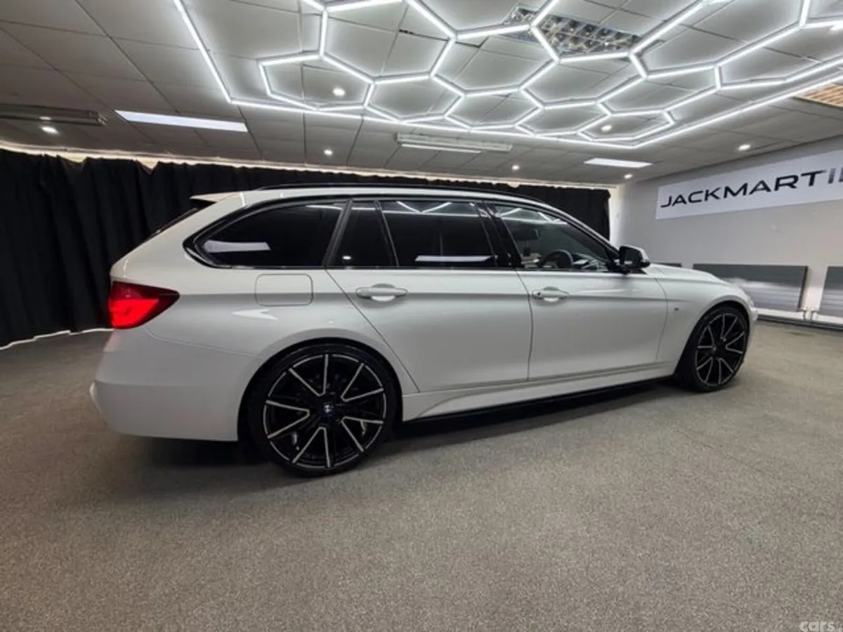 BMW 3-Series Estate, Petrol, 2018, White