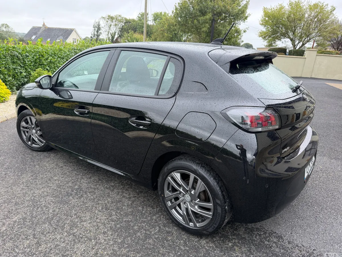 Peugeot 208 Hatchback, Petrol, 2021, Black