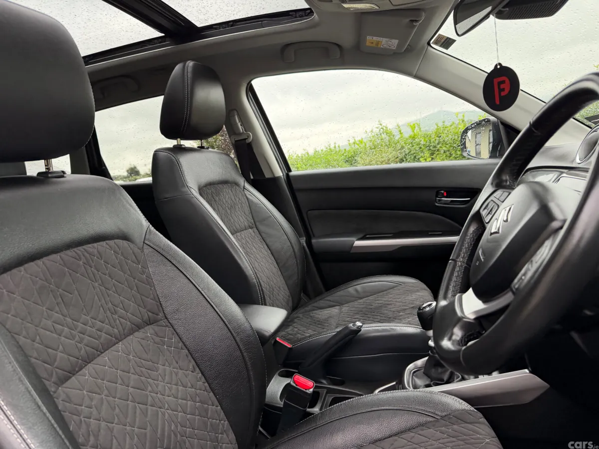 Suzuki Vitara SUV, Petrol, 2023, Grey