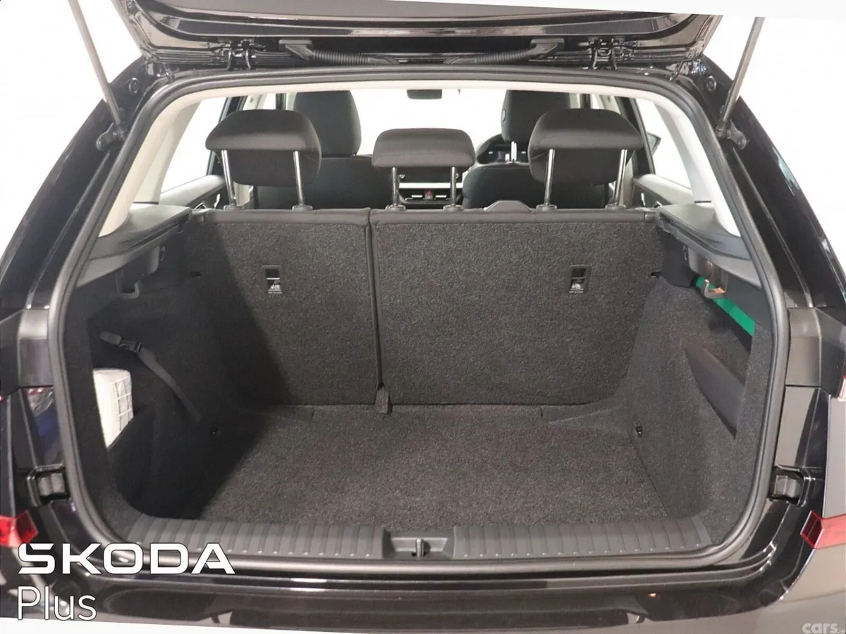 Skoda Kamiq Hatchback, Petrol, 2026, Black