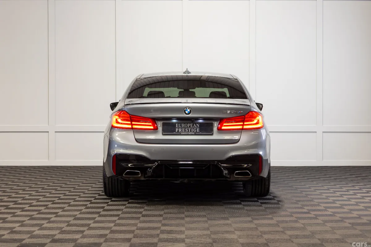 BMW 5-Series Saloon, Petrol Plug-in Hybrid, 2019, Blue