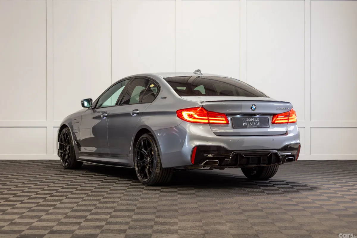 BMW 5-Series Saloon, Petrol Plug-in Hybrid, 2019, Blue