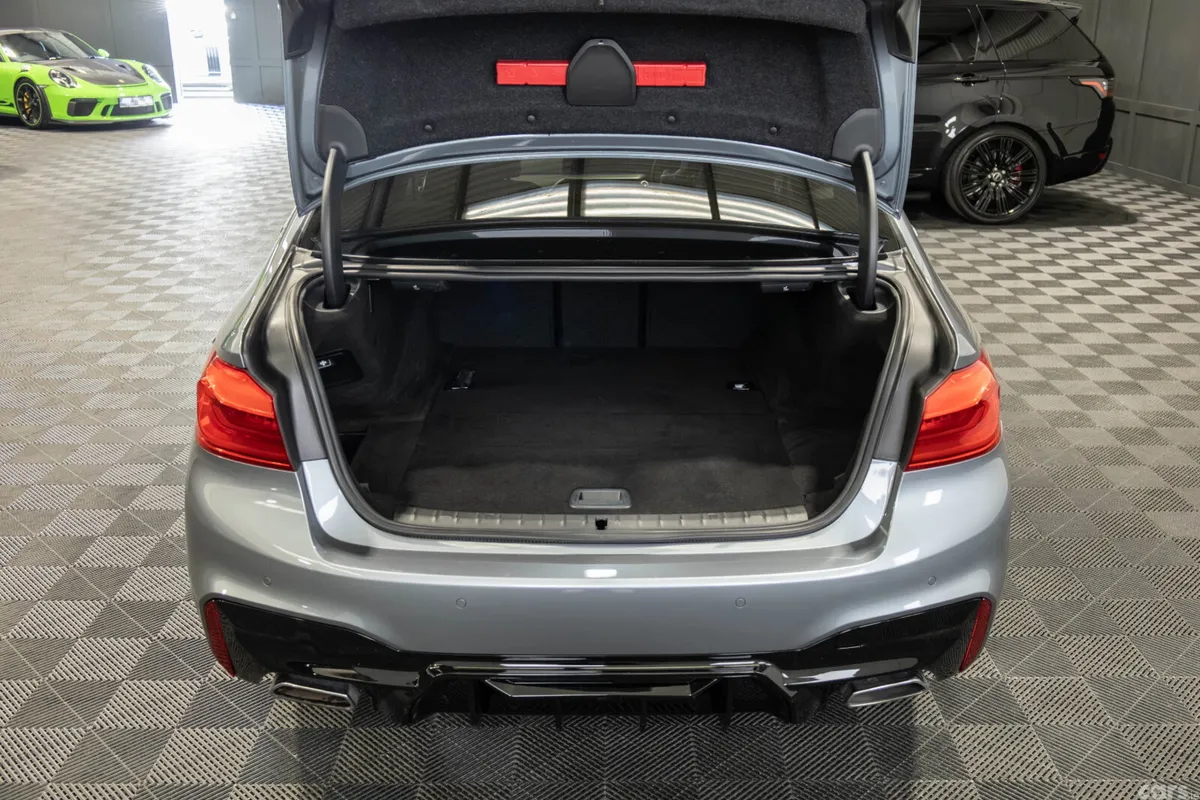 BMW 5-Series Saloon, Petrol Plug-in Hybrid, 2019, Blue