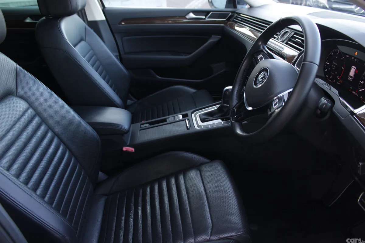 Volkswagen Passat Estate, Diesel, 2018, Grey