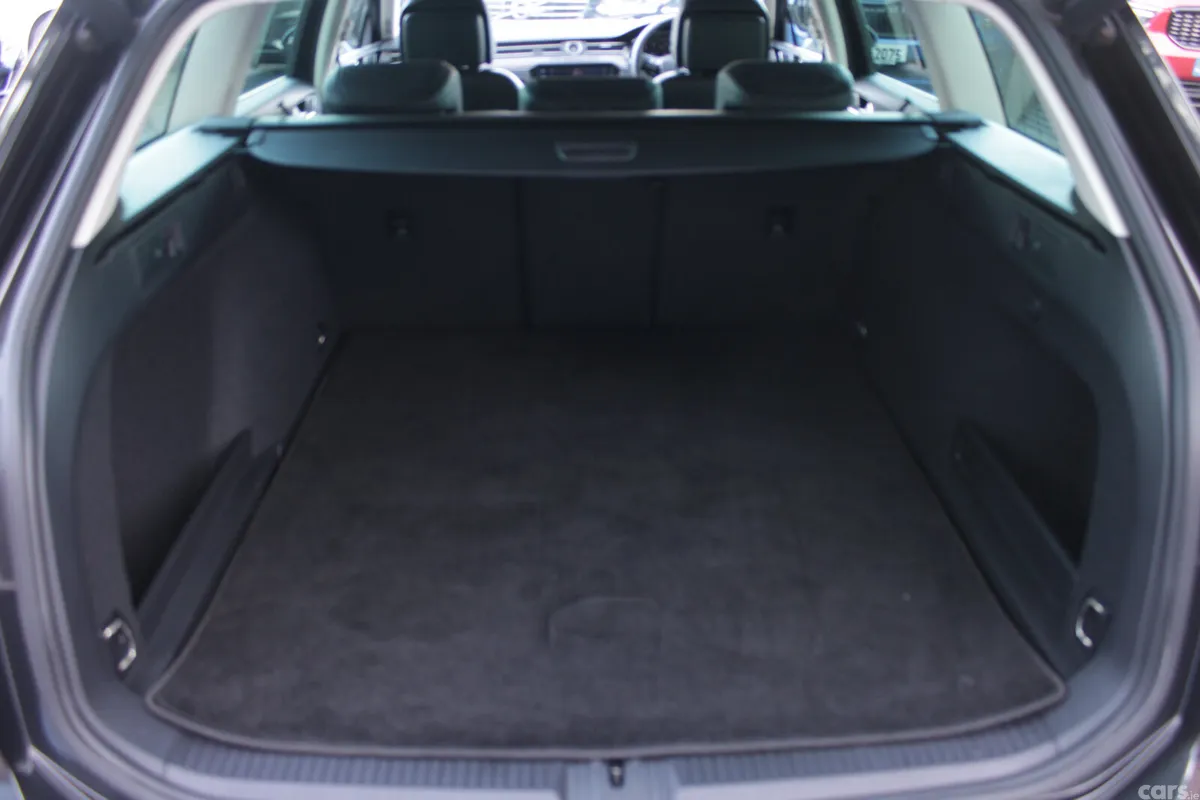 Volkswagen Passat Estate, Diesel, 2018, Grey
