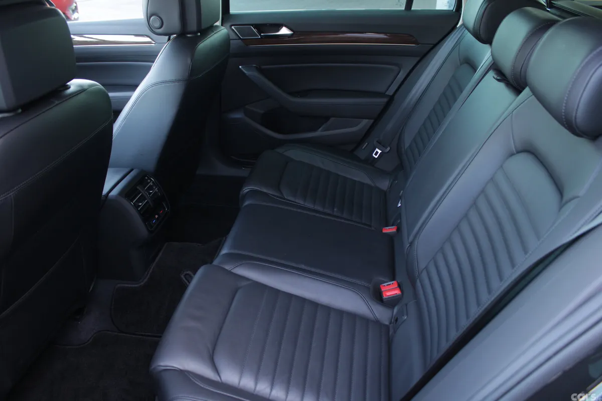 Volkswagen Passat Estate, Diesel, 2018, Grey