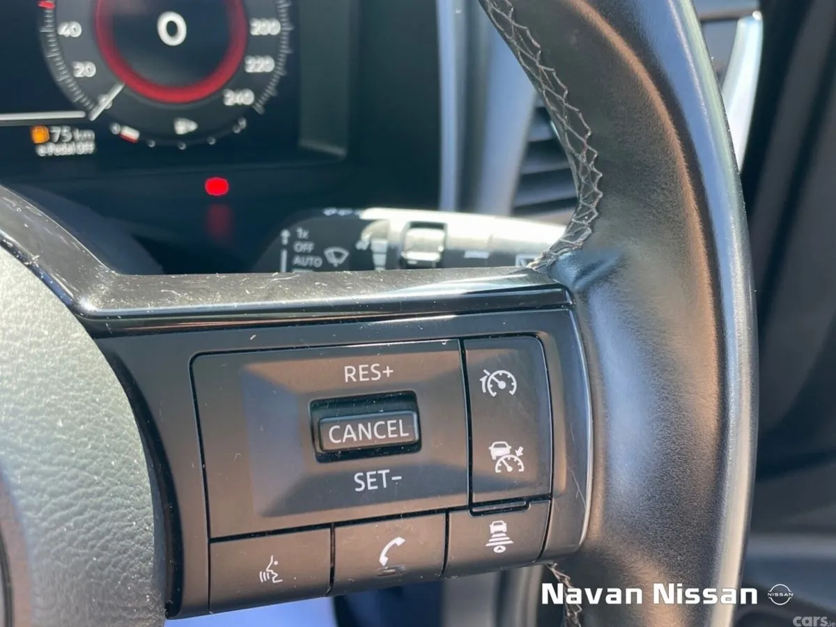 Nissan Qashqai MPV, Petrol Hybrid, 2023, Black