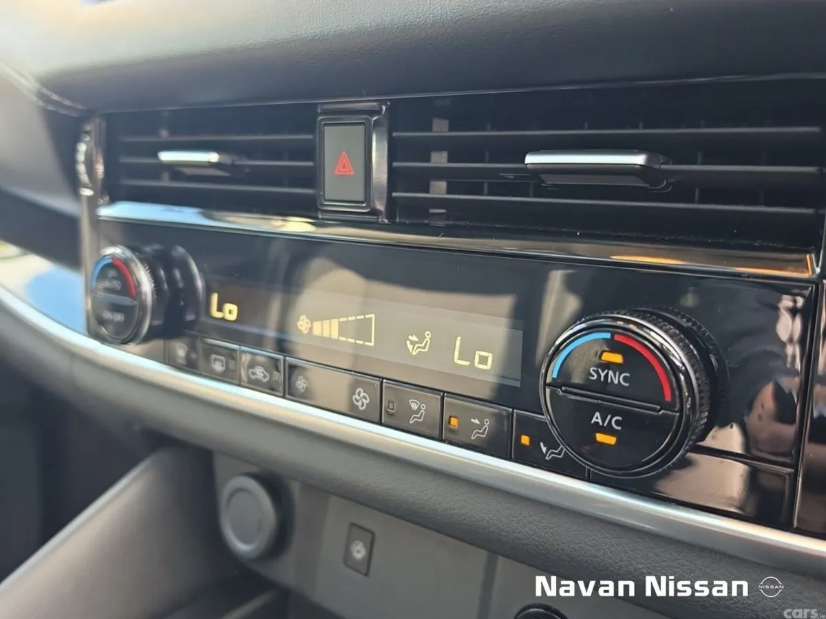 Nissan Qashqai MPV, Petrol Hybrid, 2023, Black