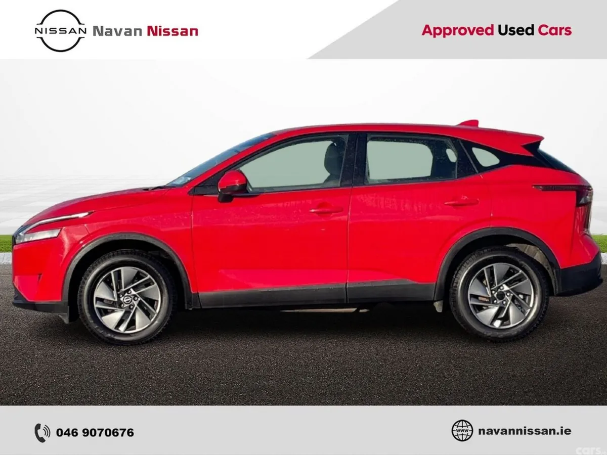 Nissan Qashqai MPV, Petrol Hybrid, 2023, Red