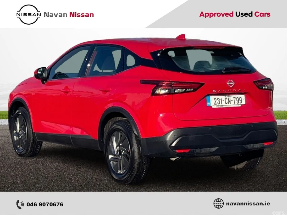 Nissan Qashqai MPV, Petrol Hybrid, 2023, Red