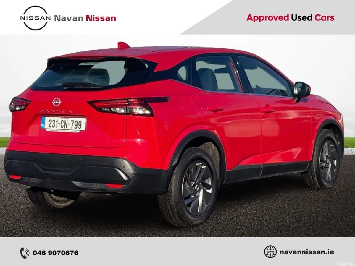 Nissan Qashqai MPV, Petrol Hybrid, 2023, Red