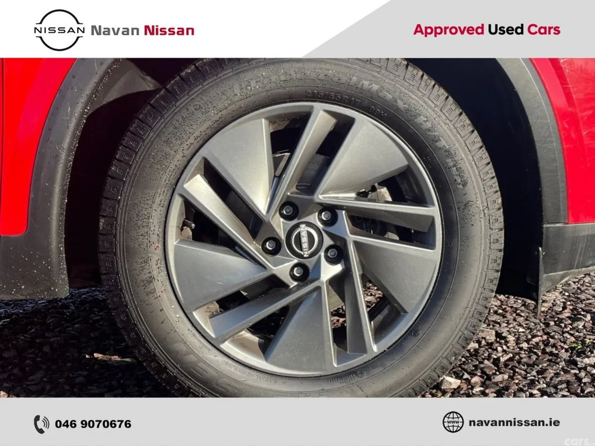 Nissan Qashqai MPV, Petrol Hybrid, 2023, Red