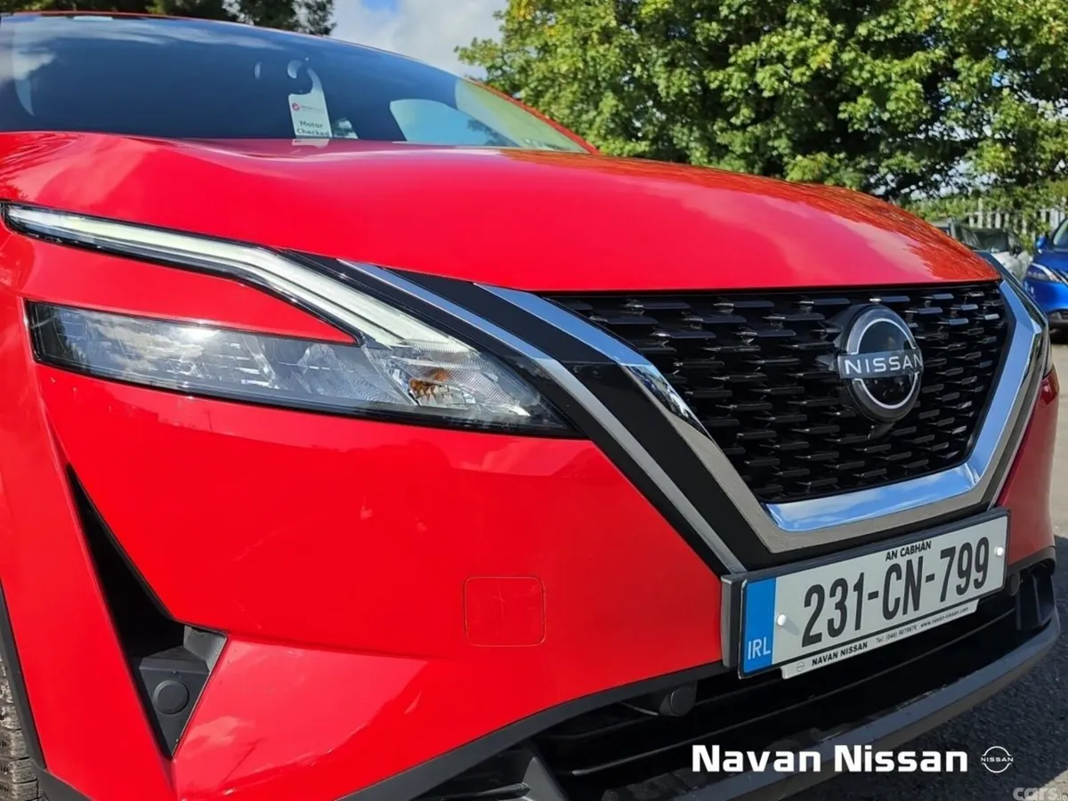 Nissan Qashqai MPV, Petrol Hybrid, 2023, Red