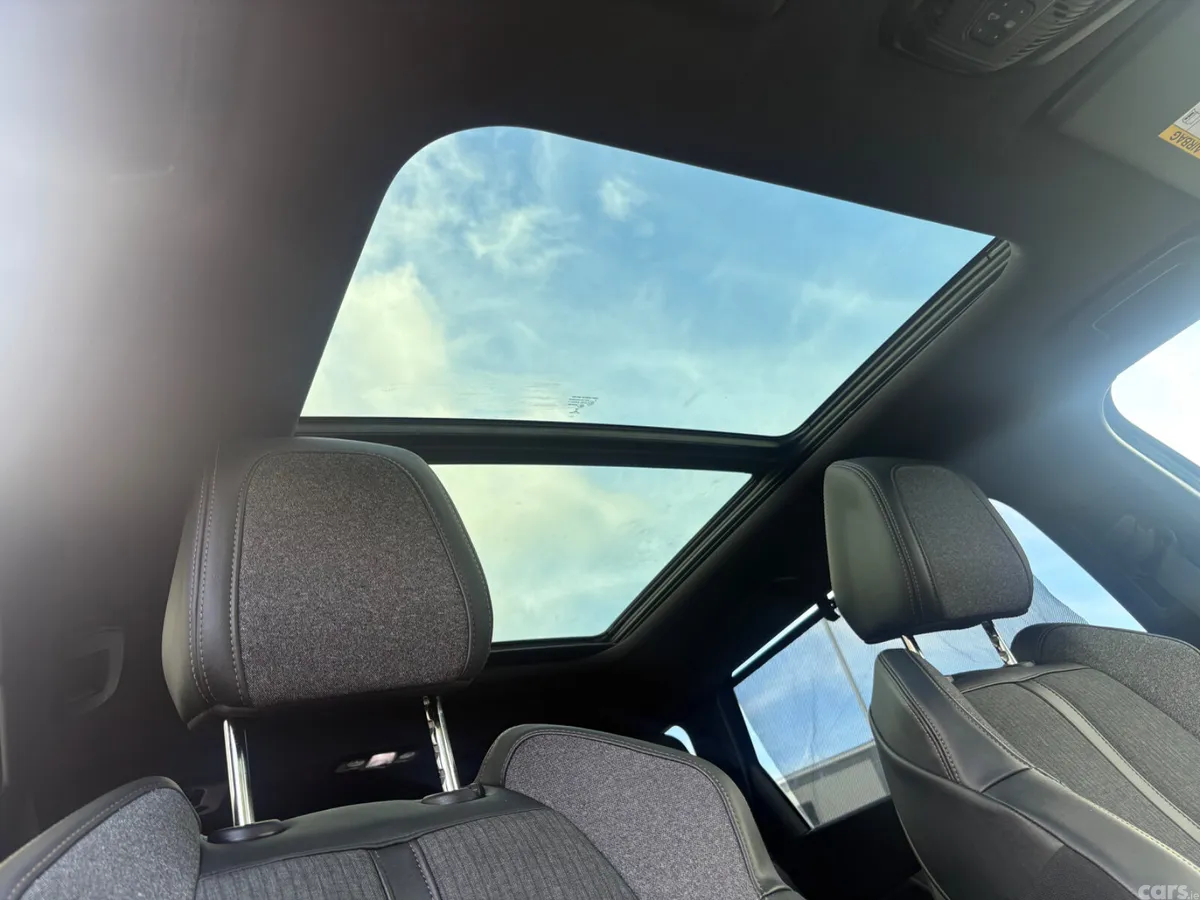 Peugeot 5008 MPV, Diesel, 2019, Green