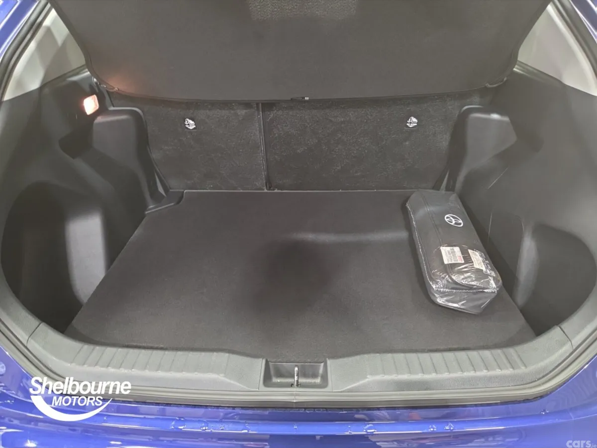 Toyota Yaris Cross Estate, Petrol Hybrid, 2026, Blue