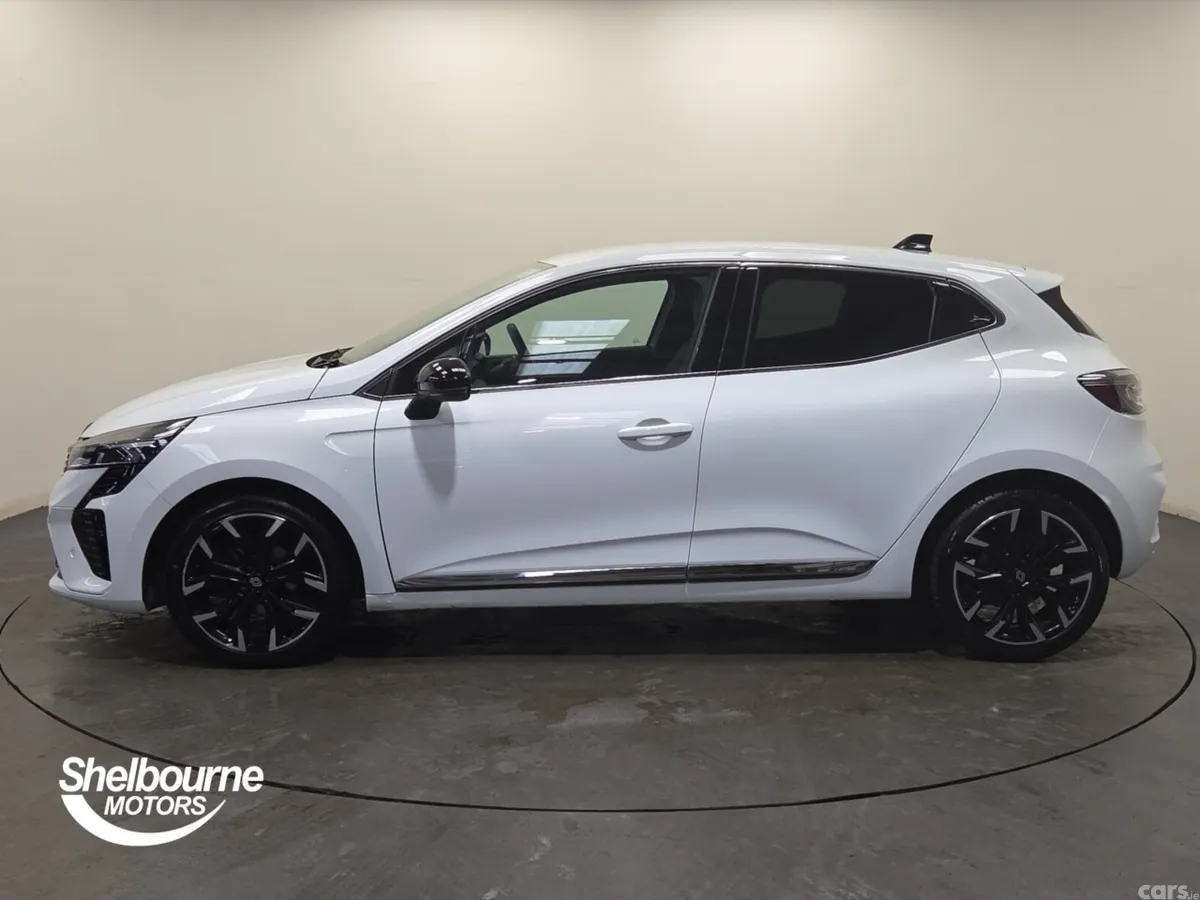 Renault Clio Hatchback, Petrol, 2025, White