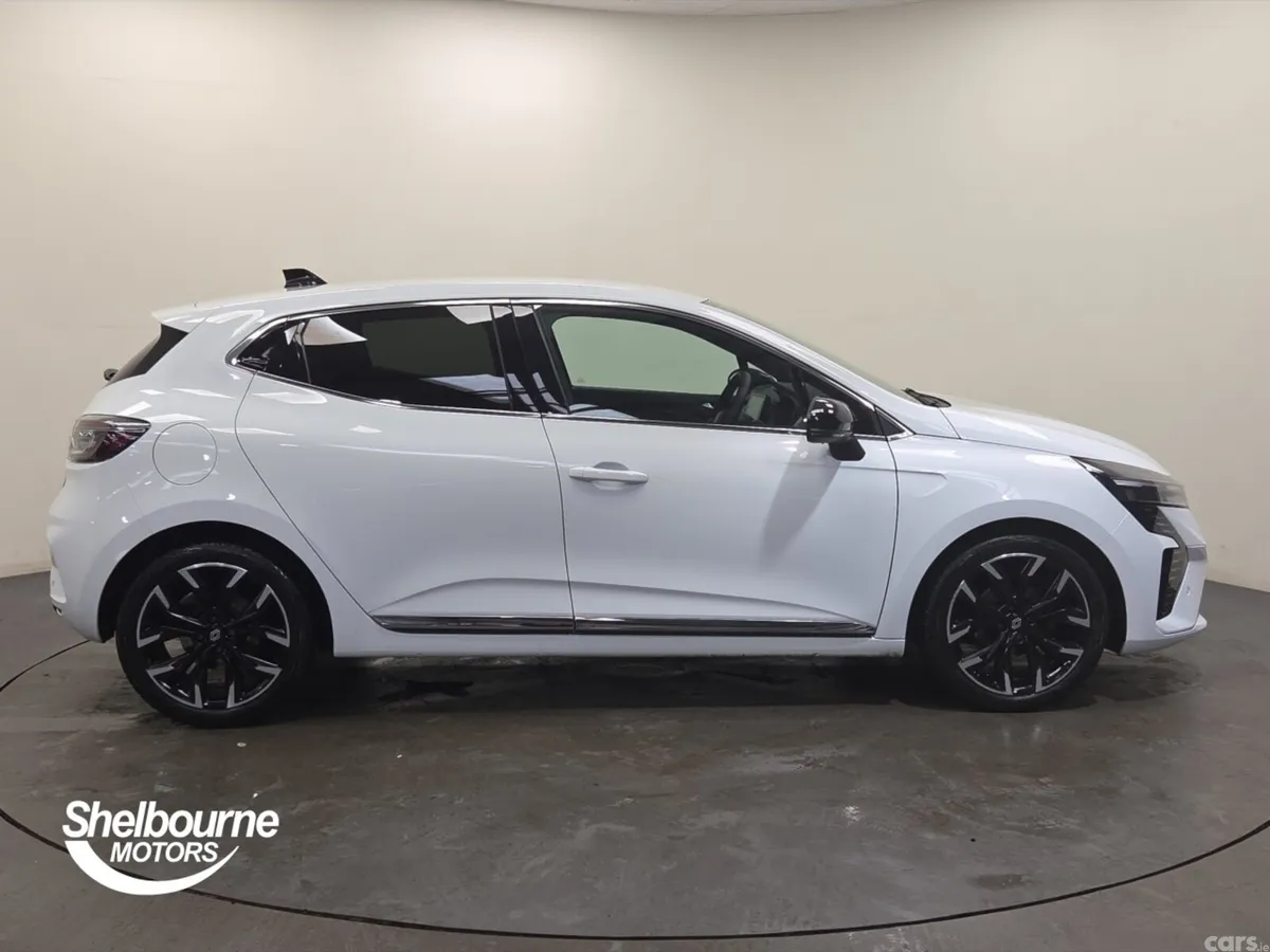 Renault Clio Hatchback, Petrol, 2025, White