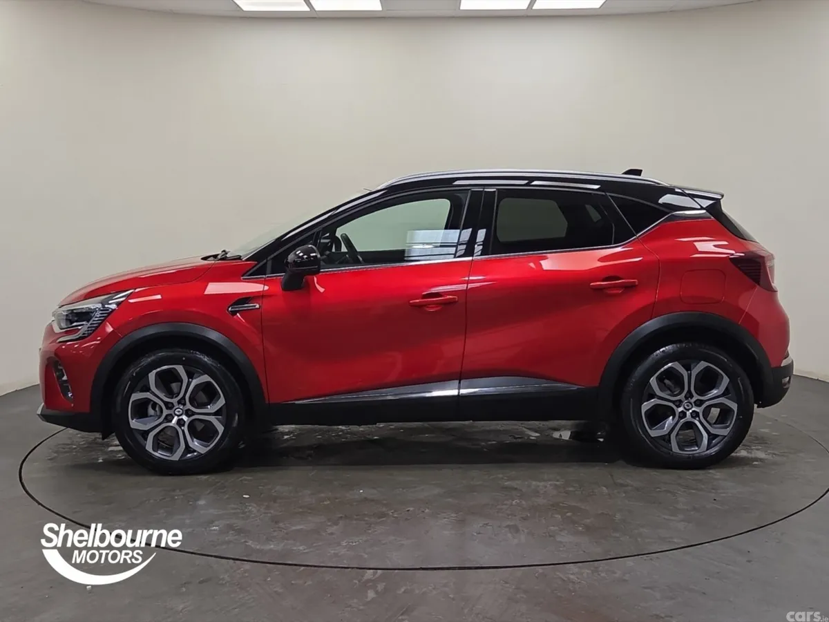 Renault Captur Hatchback, Petrol Hybrid, 2023, Red