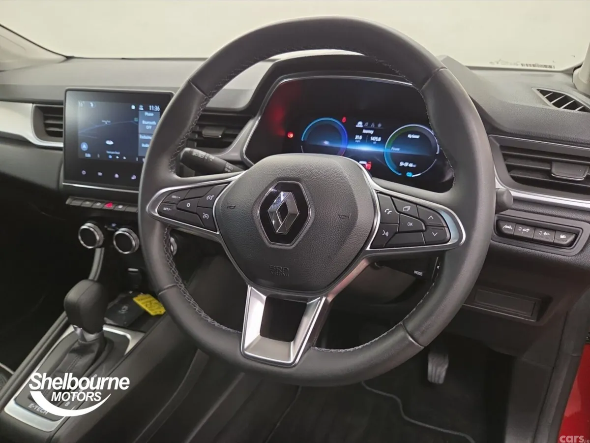 Renault Captur Hatchback, Petrol Hybrid, 2023, Red