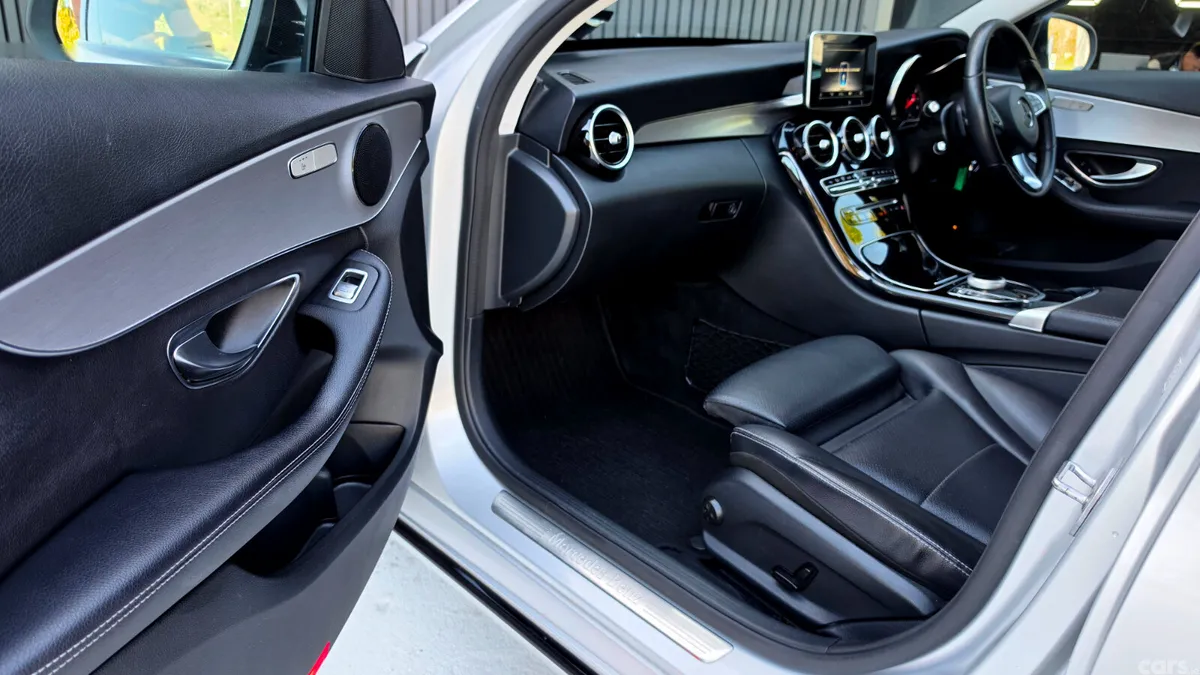 Mercedes-Benz C-Class Estate, Petrol Plug-in Hybrid, 2018, Silver