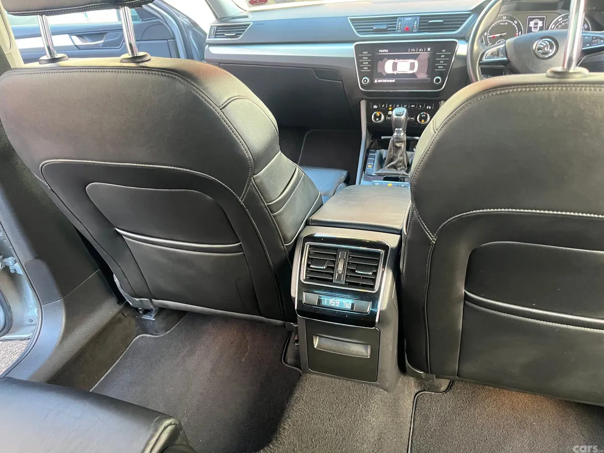 Skoda Superb Hatchback, Diesel, 2019, Grey