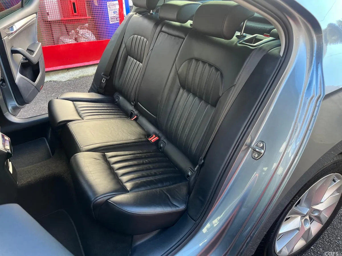 Skoda Superb Hatchback, Diesel, 2019, Grey