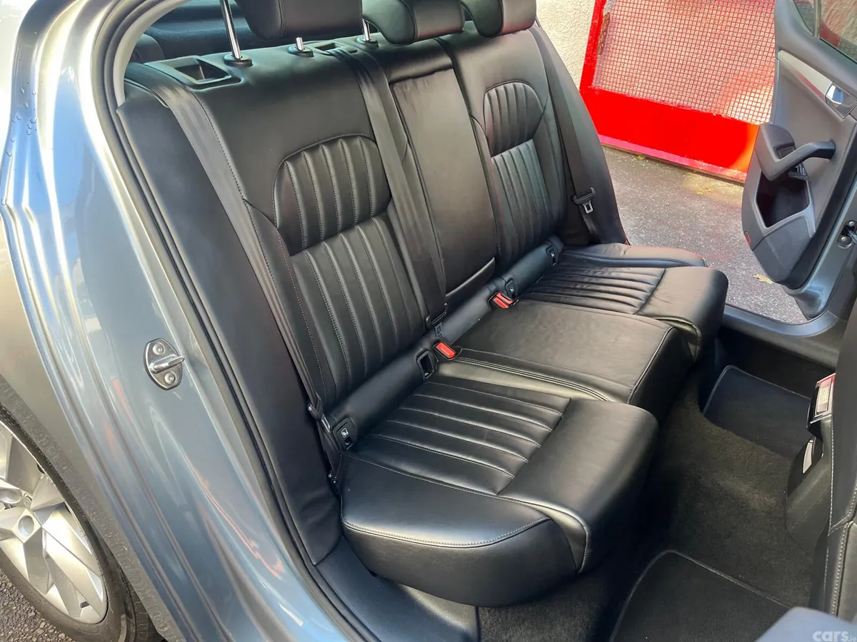 Skoda Superb Hatchback, Diesel, 2019, Grey