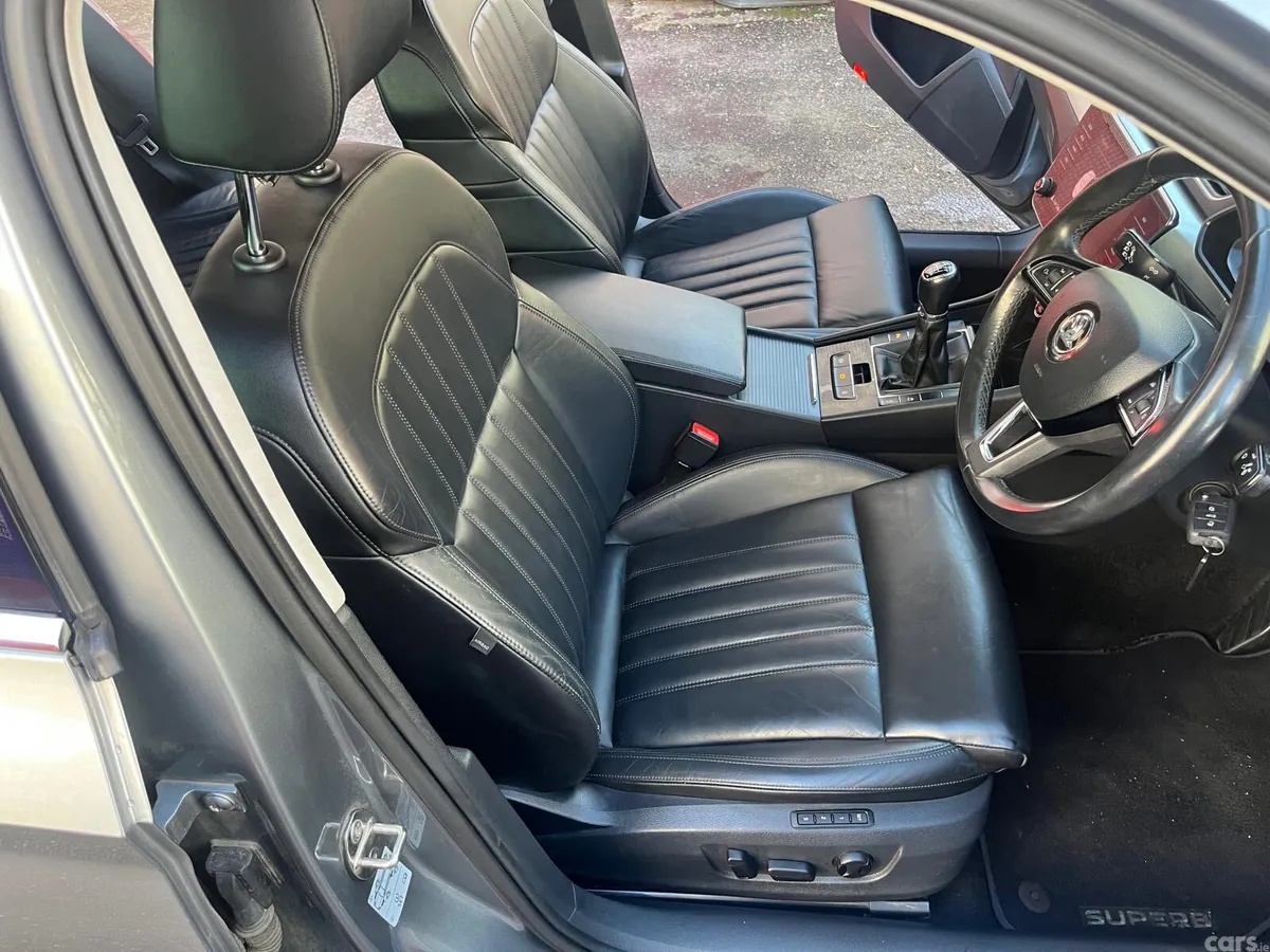 Skoda Superb Hatchback, Diesel, 2019, Grey