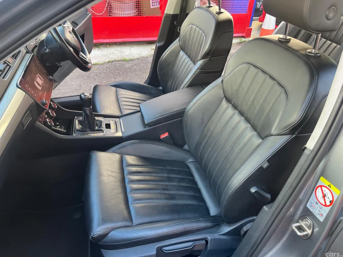 Skoda Superb Hatchback, Diesel, 2019, Grey