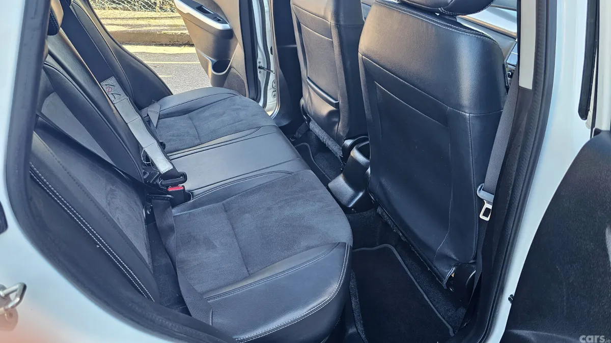 Suzuki Vitara SUV, Petrol, 2018, White