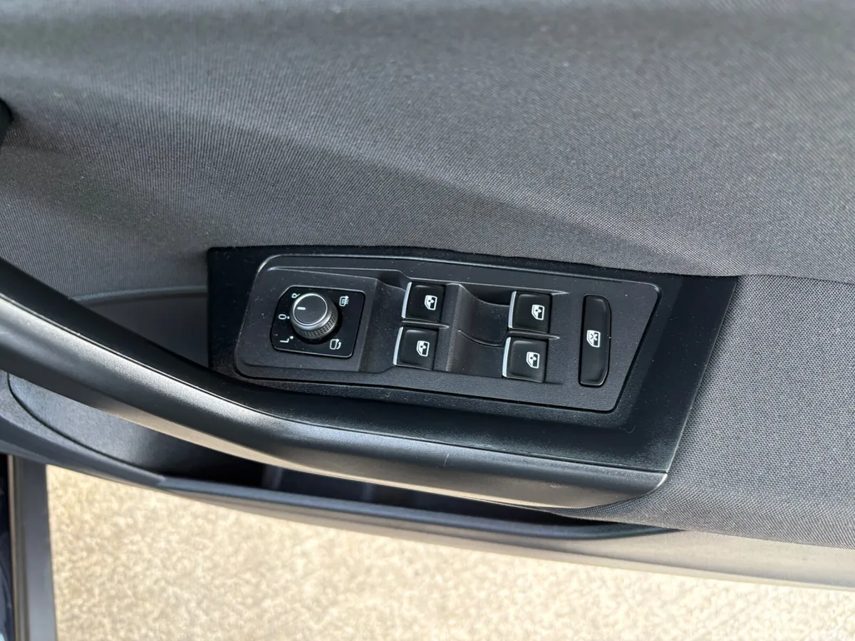 Volkswagen T-Roc SUV, Petrol, 2021, Black