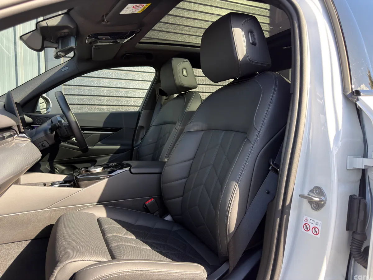 BMW 5-Series Saloon, Petrol Hybrid, 2024, White