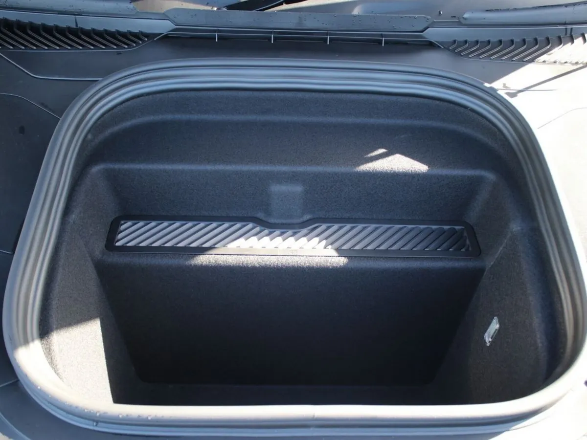 Porsche Cayenne SUV, Electric, 2026, Blue