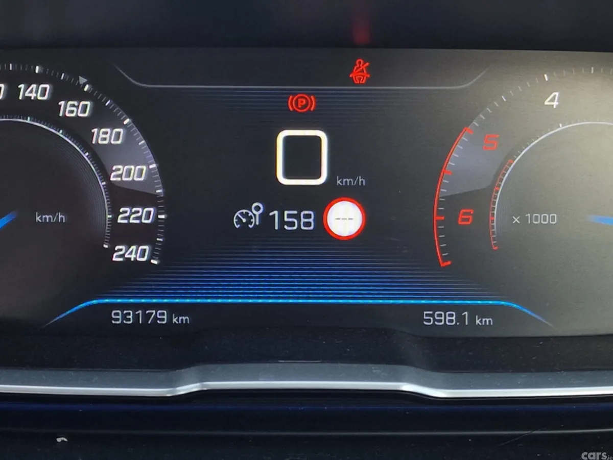 Peugeot 5008 MPV, Diesel, 2018, White