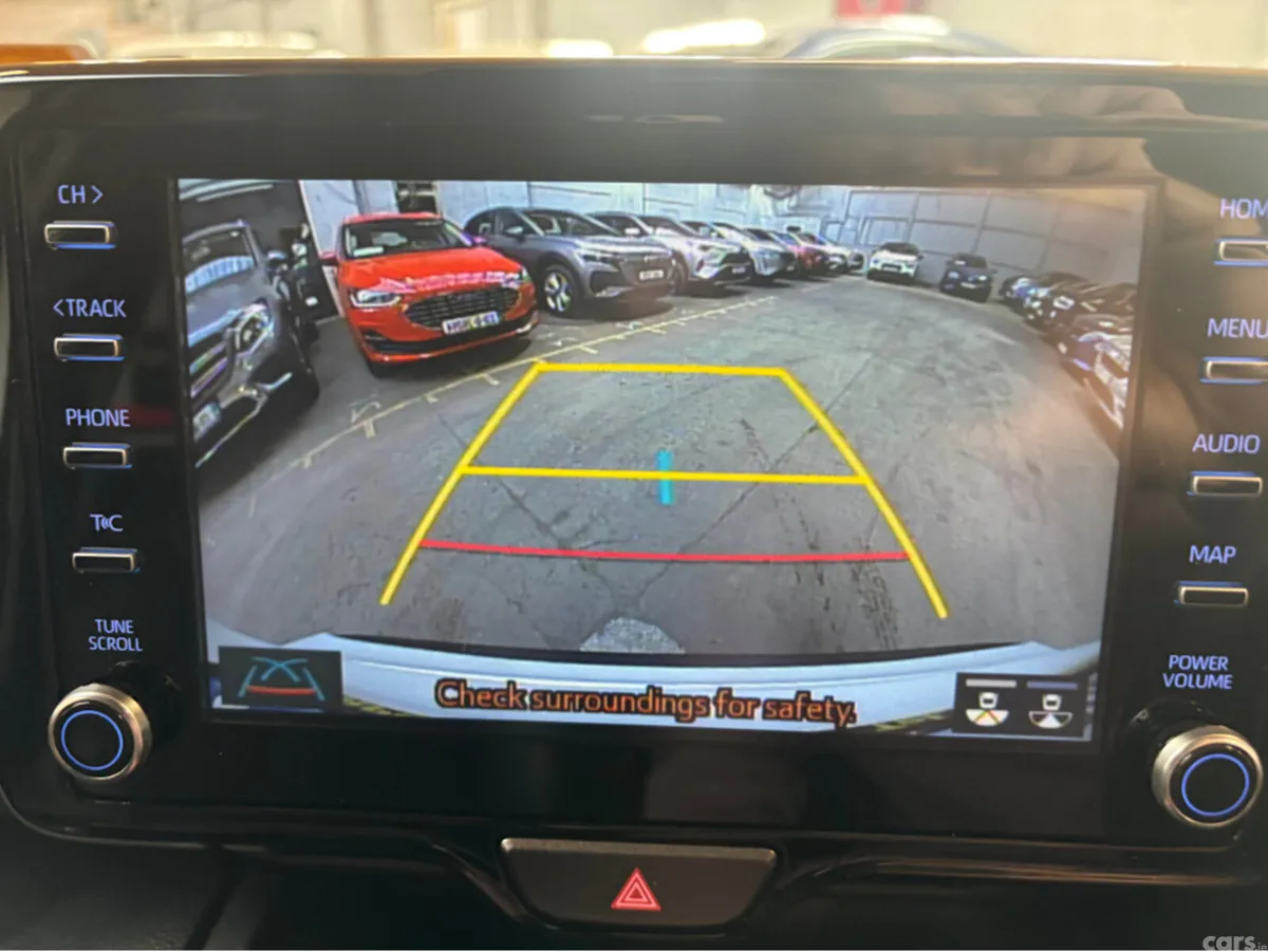 Toyota Yaris Cross Hatchback, Petrol Hybrid, 2023, White